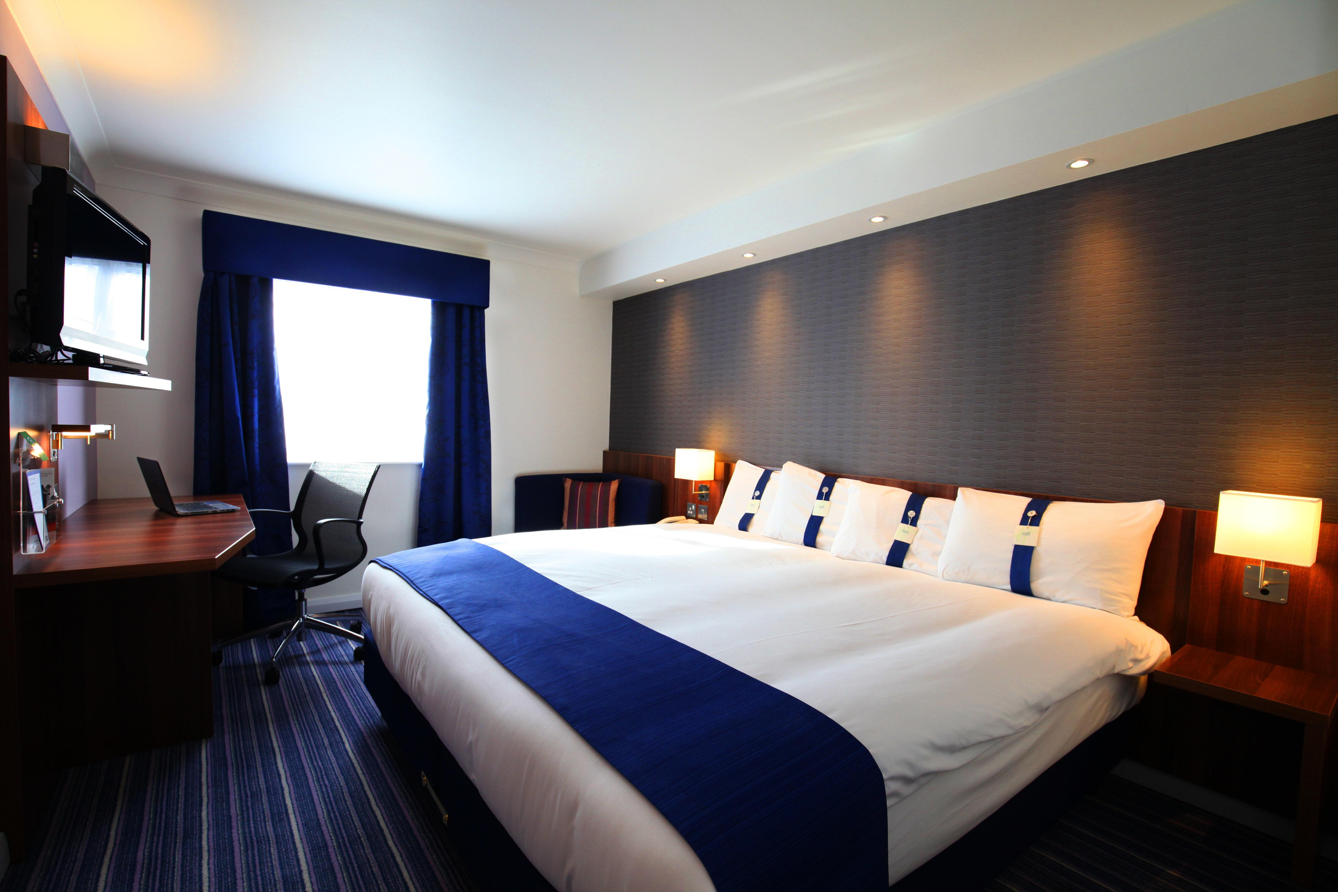 Holiday Inn Express London Gatwick Crawley, An Ihg Hotel מראה חיצוני תמונה