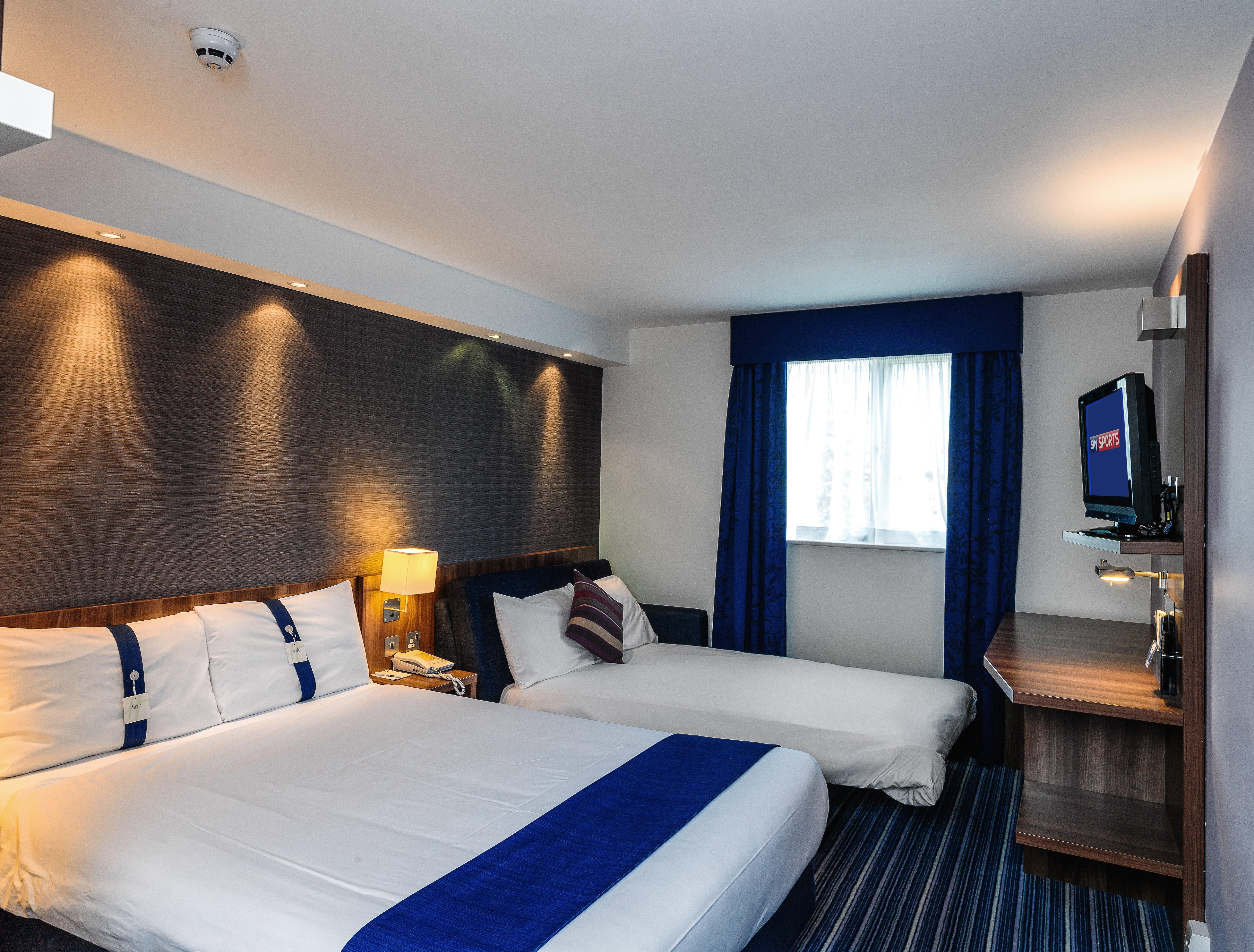 Holiday Inn Express London Gatwick Crawley, An Ihg Hotel מראה חיצוני תמונה