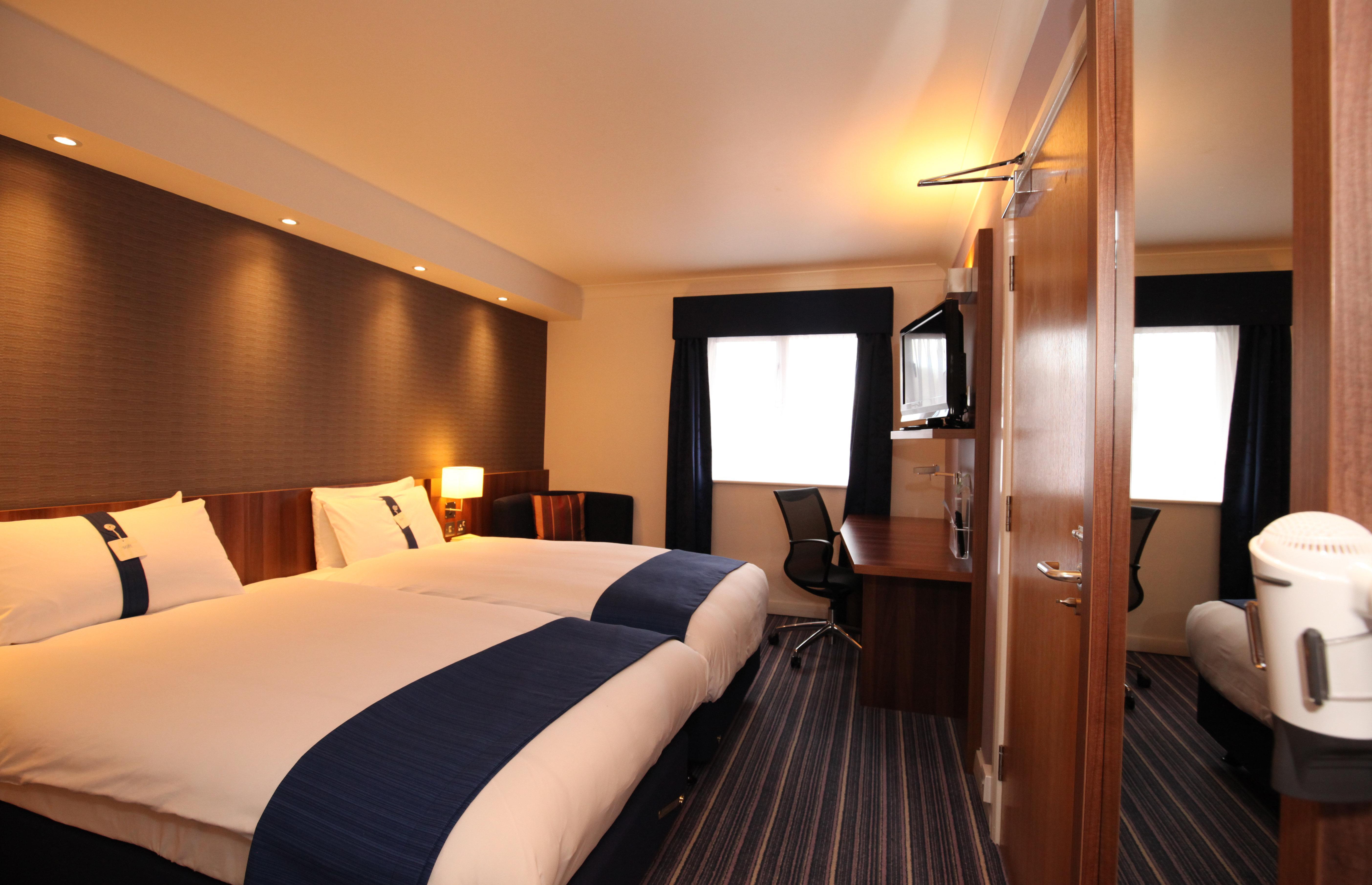 Holiday Inn Express London Gatwick Crawley, An Ihg Hotel מראה חיצוני תמונה