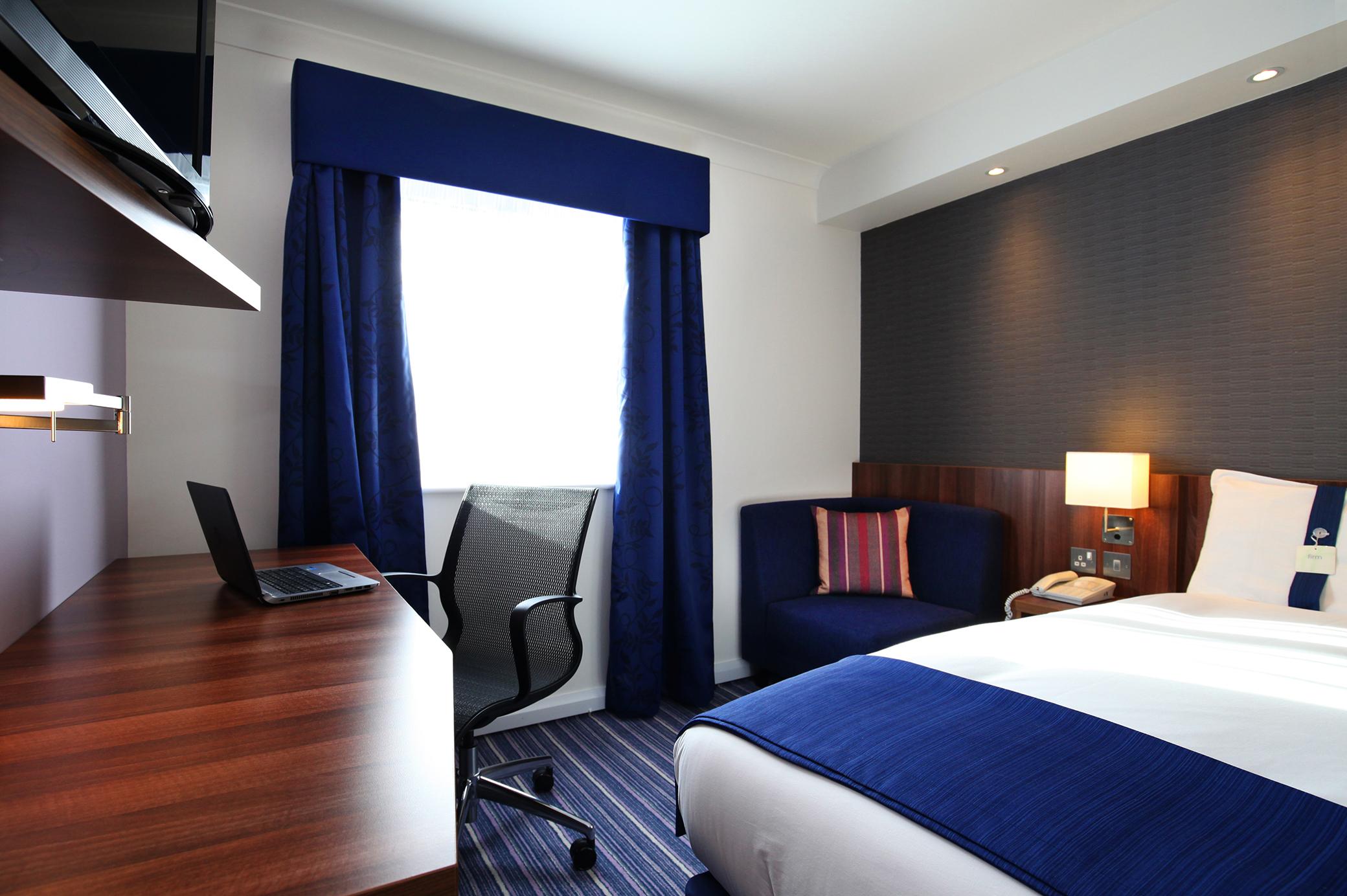 Holiday Inn Express London Gatwick Crawley, An Ihg Hotel מראה חיצוני תמונה