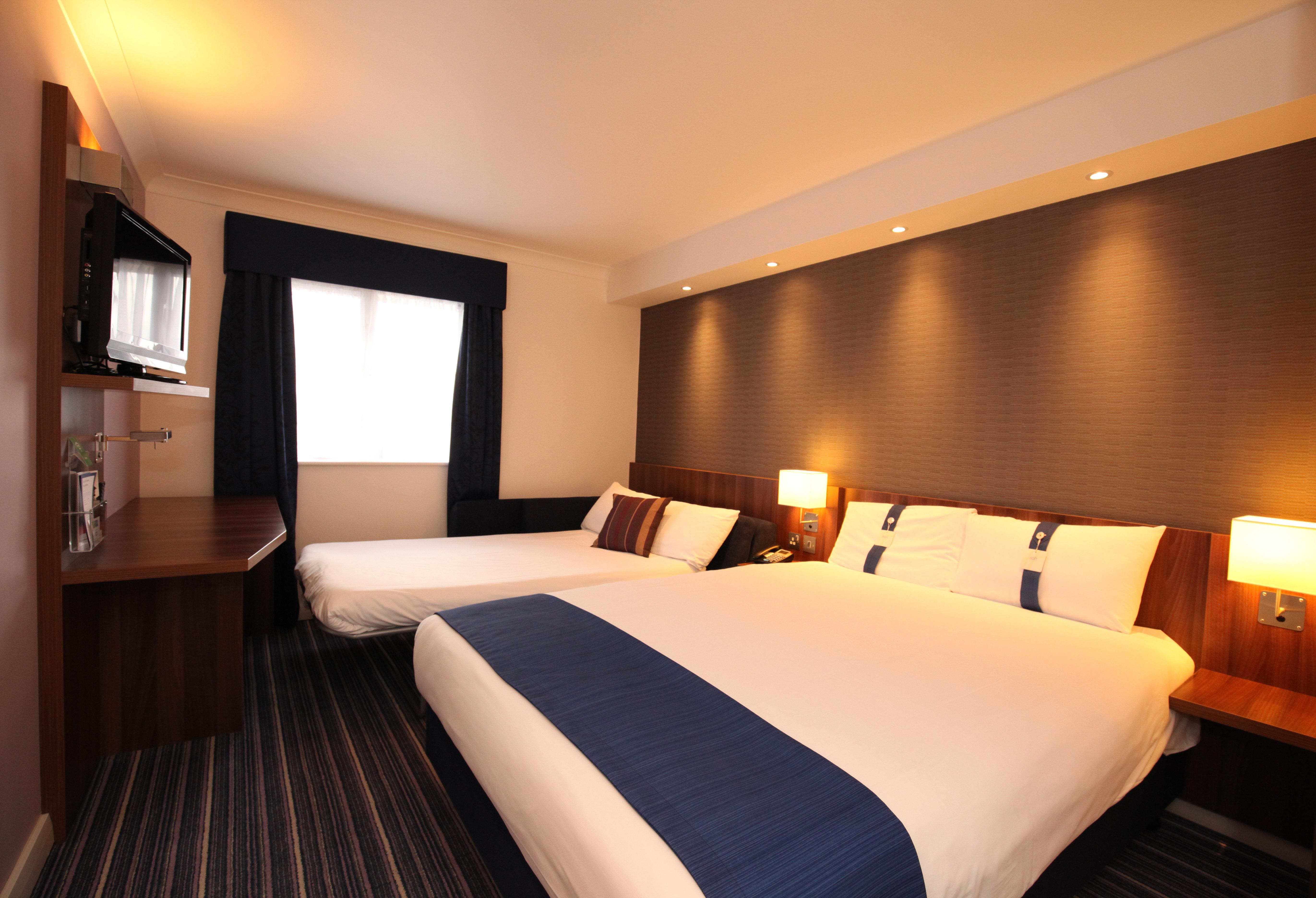 Holiday Inn Express London Gatwick Crawley, An Ihg Hotel מראה חיצוני תמונה