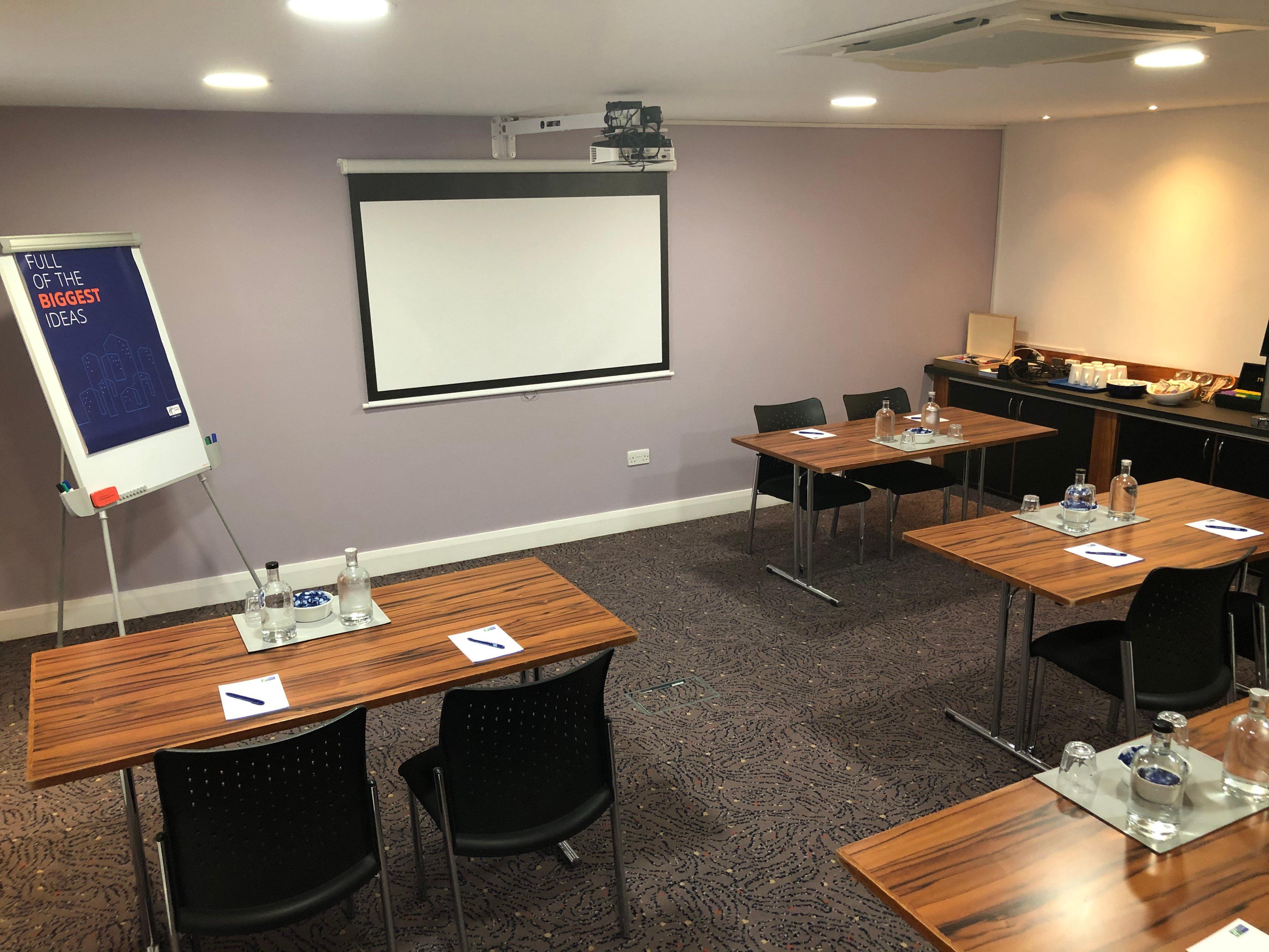 Holiday Inn Express London Gatwick Crawley, An Ihg Hotel מראה חיצוני תמונה