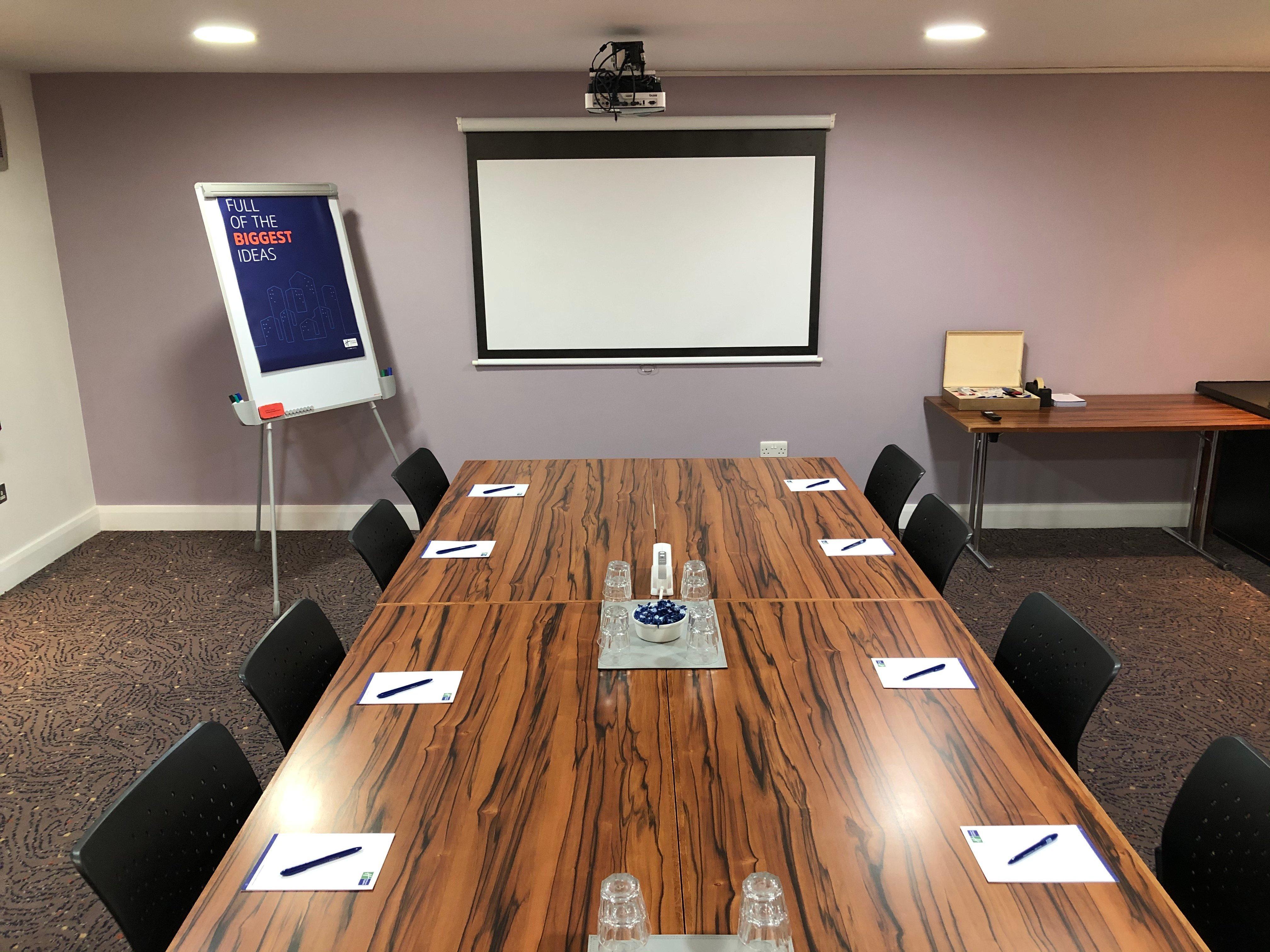 Holiday Inn Express London Gatwick Crawley, An Ihg Hotel מראה חיצוני תמונה