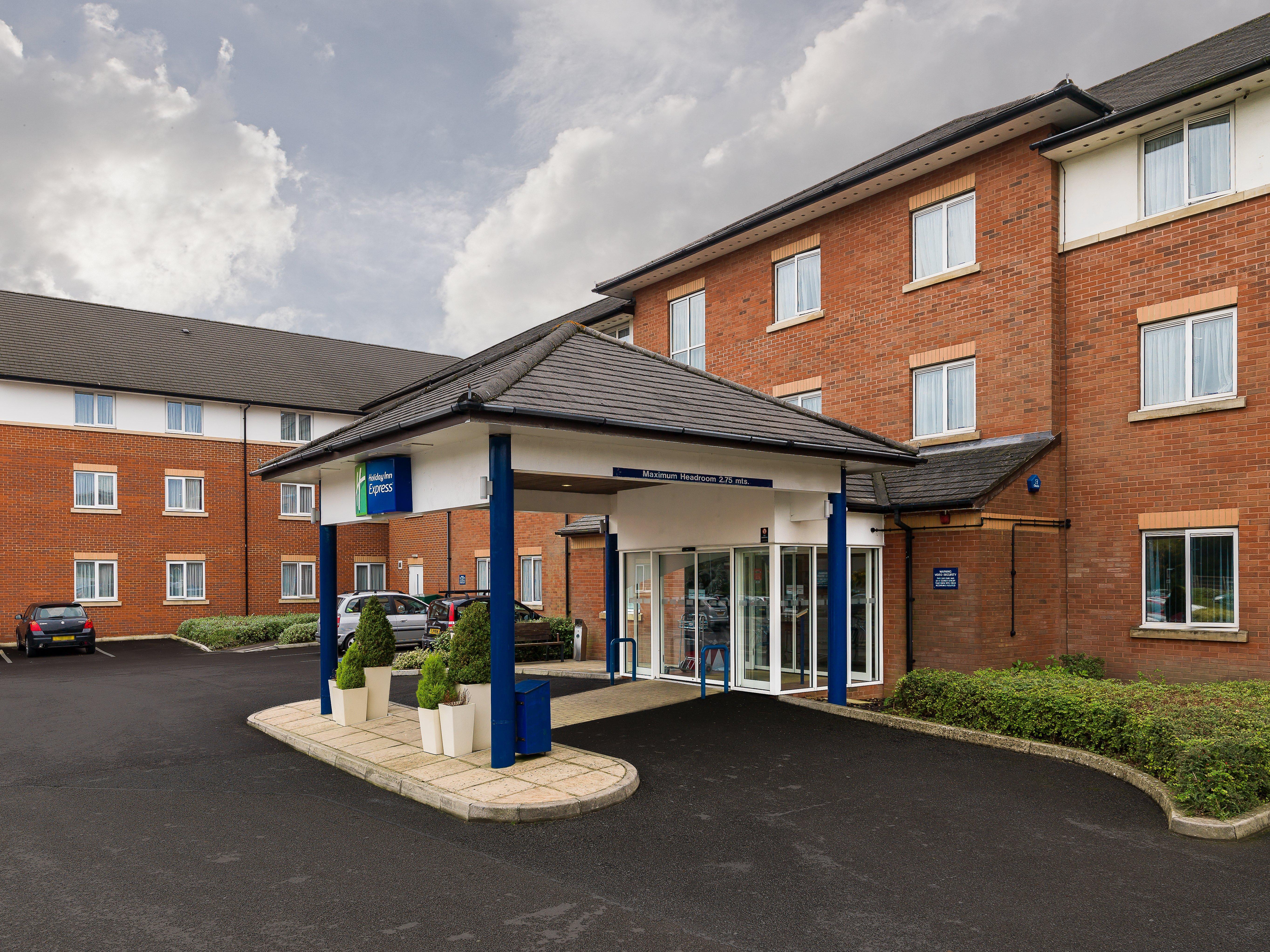 Holiday Inn Express London Gatwick Crawley, An Ihg Hotel מראה חיצוני תמונה