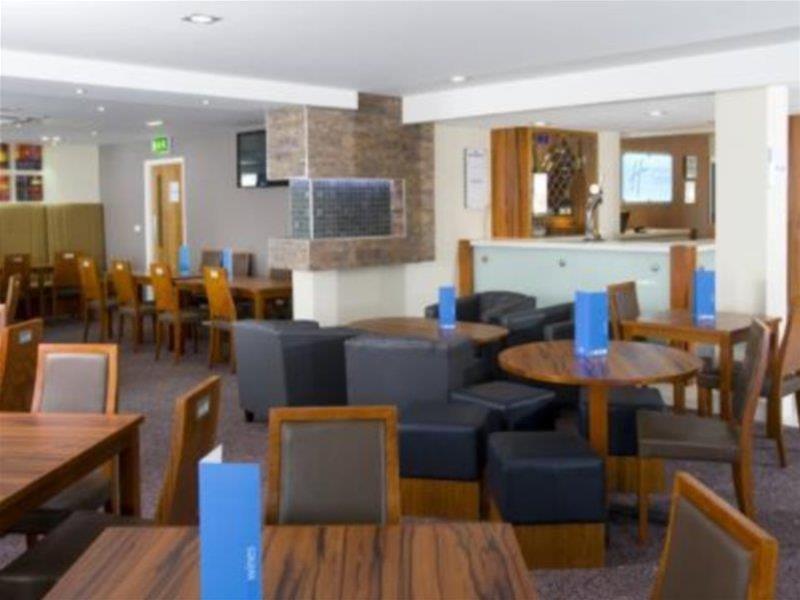 Holiday Inn Express London Gatwick Crawley, An Ihg Hotel מראה חיצוני תמונה