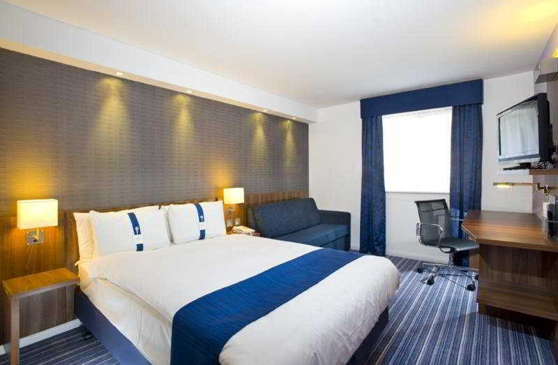 Holiday Inn Express London Gatwick Crawley, An Ihg Hotel מראה חיצוני תמונה