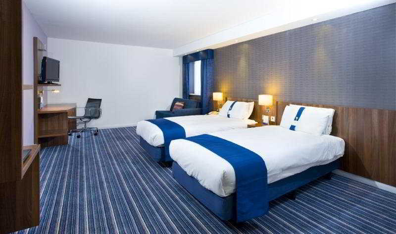 Holiday Inn Express London Gatwick Crawley, An Ihg Hotel מראה חיצוני תמונה